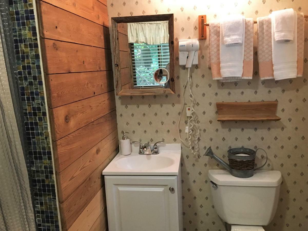 Manitou Lodge Forks Luaran gambar